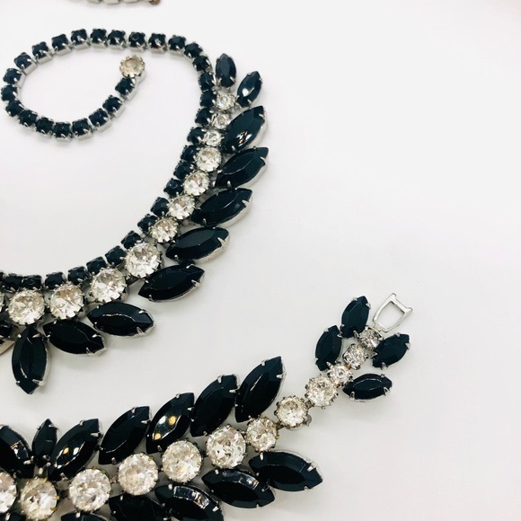 Vintage WEISS Black Crystal Demi Parure Necklace Bracelet Set - Picture 14 of 17